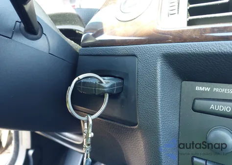 2007 BMW 328Xi z USA, uszkodzony, nr VIN WBAVC73587KP33213